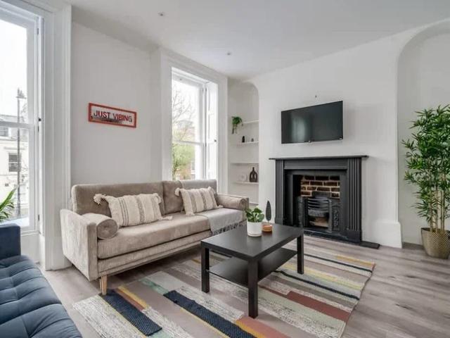 Flat for rent in Queen's Quarter, Northern Ireland