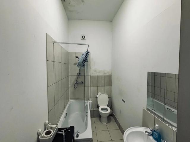 Flat for rent in Little Woodhouse, Leeds