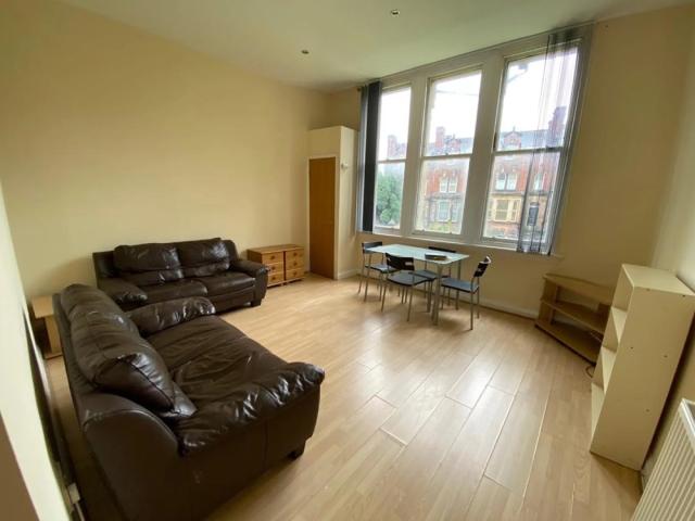 Flat for rent in Little Woodhouse, Leeds
