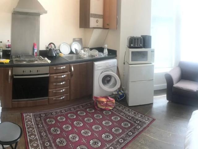 Flat for rent in Little Woodhouse, Leeds