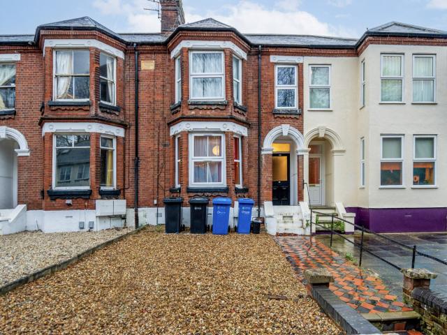 Flat for rent in Heigham Grove, East Bank