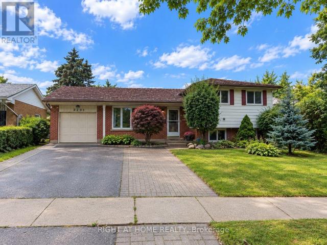 House for rent in Oakville, Golden Horseshoe