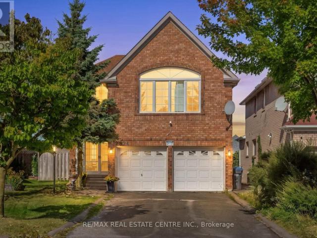 House for rent in Central Erin Mills, Mississauga