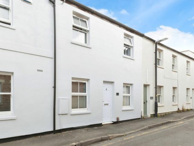 Flat for rent in Golden Valley, Gloucestershire