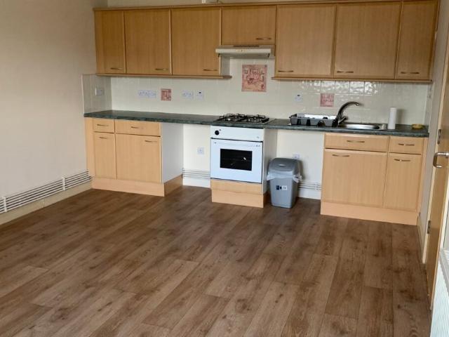 Flat for rent in Sirhowy, Wales