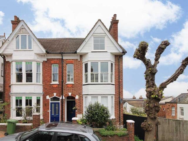 Flat for rent in St James, Sandown Park