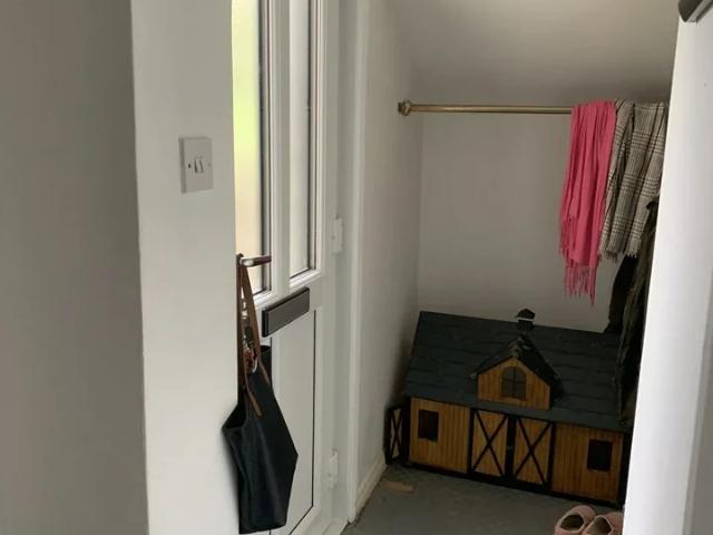 Flat for rent in St James, Sandown Park