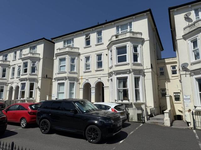 Flat for rent in St James, Sandown Park