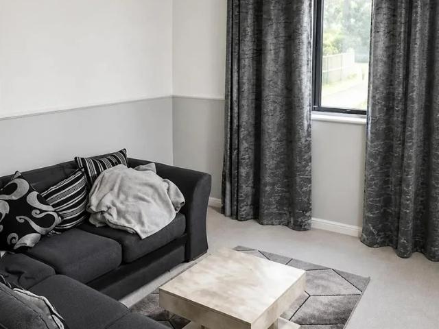 Flat for rent in London Borough of Tower Hamlets, Greater London