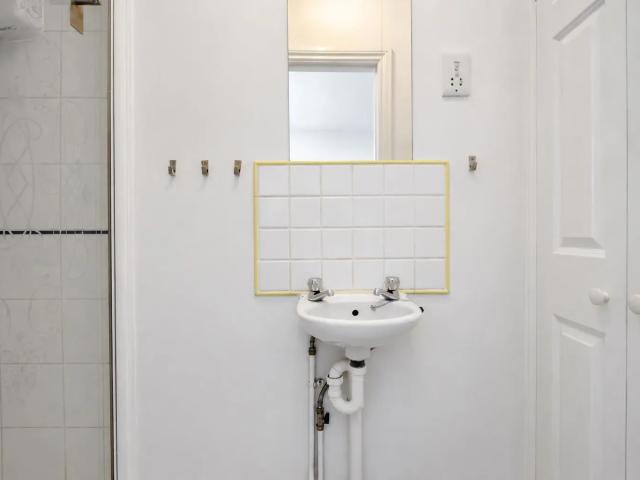 Flat for rent in East Sheen, Greater London