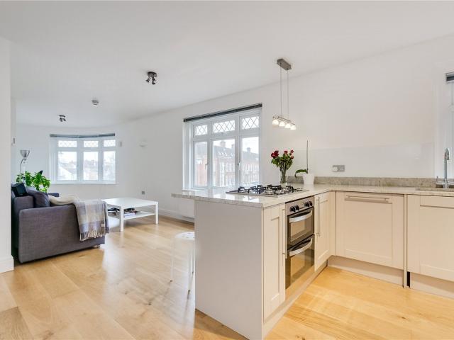 Flat for rent in London Borough of Richmond upon Thames, Greater London
