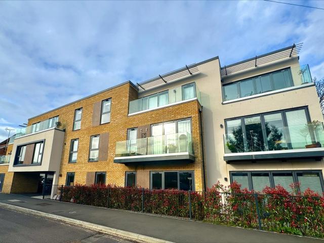 Flat for rent in Fleet, Hart