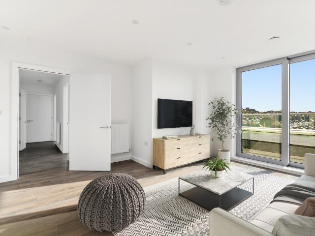 Flat for rent in Furzedown, Greater London