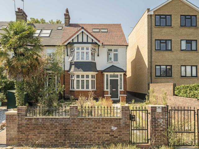 Flat for rent in Roupell Park Estate, Greater London