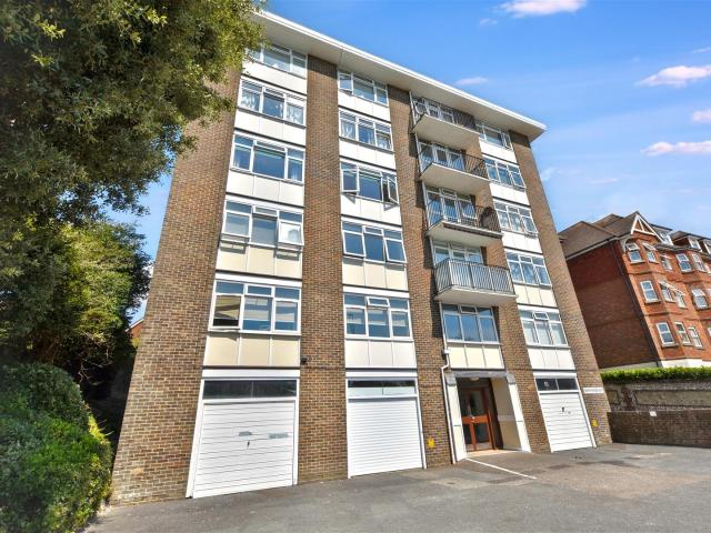 Flat for rent in Upperton, Eastbourne