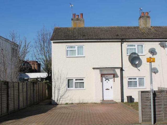Flat for rent in Yeading, Greater London