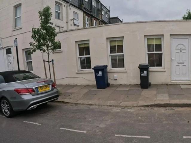 Flat for rent in London Borough of Hillingdon, Greater London