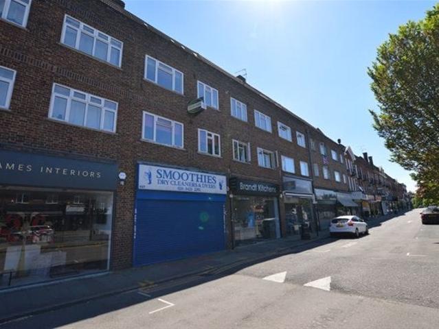Flat for rent in Hatch End, Greater London