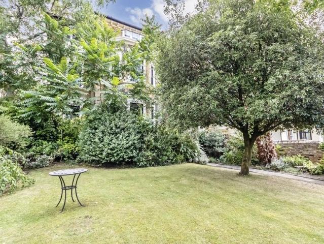 Flat for rent in Surbiton, Greater London