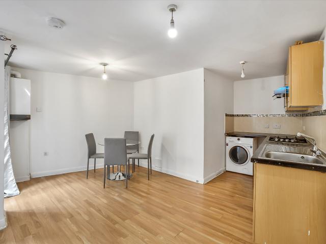 Flat for rent in Shepherd's Bush, Greater London