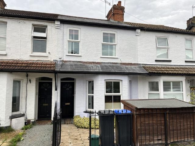 Flat for rent in Horsell, Woking