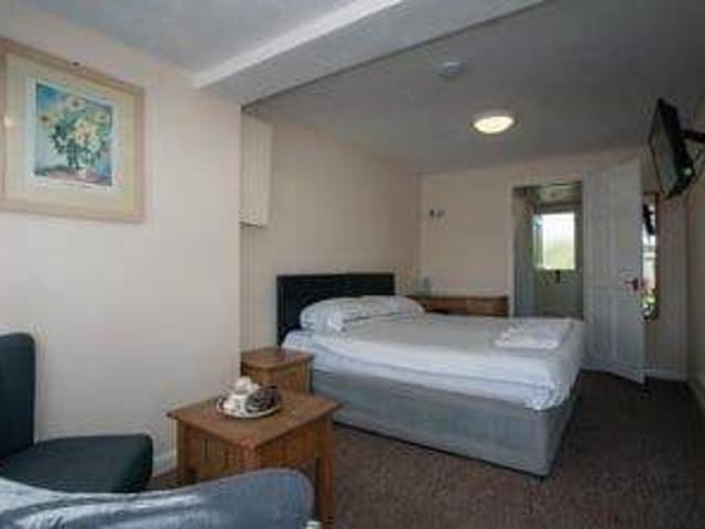Flat for rent in Ripple, Ash