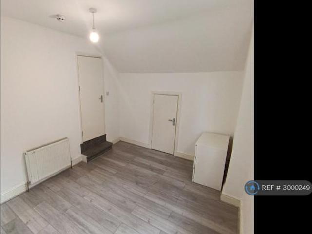 Flat for rent in Shortlands, Greater London