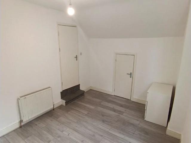 Flat for rent in Shortlands, Greater London