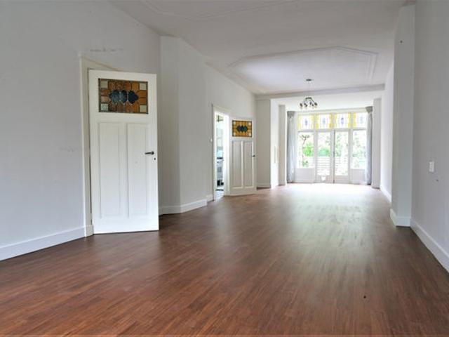 Appartement te huur in Bezuidenhout, Zuid Holland