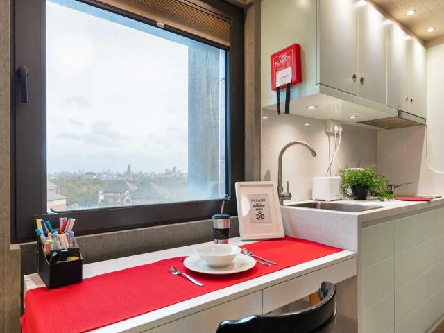 Flat for rent in London Borough of Ealing, Park Royal