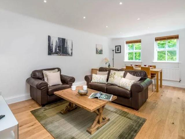 Flat for rent in Vauxhall, Cat Hill