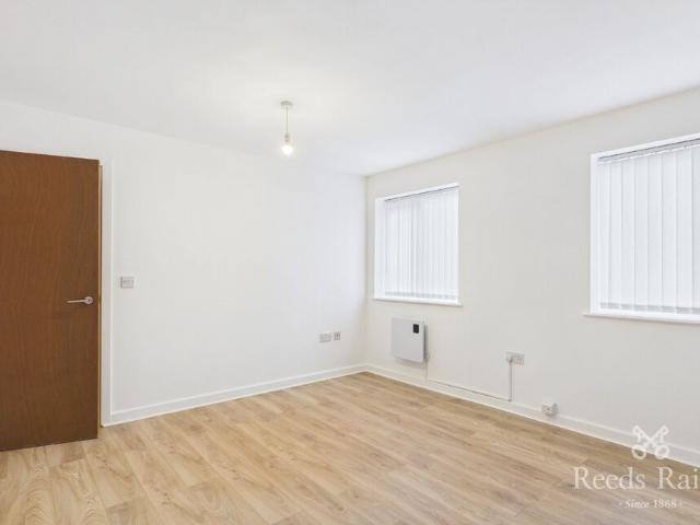 Flat for rent in Calderstones
