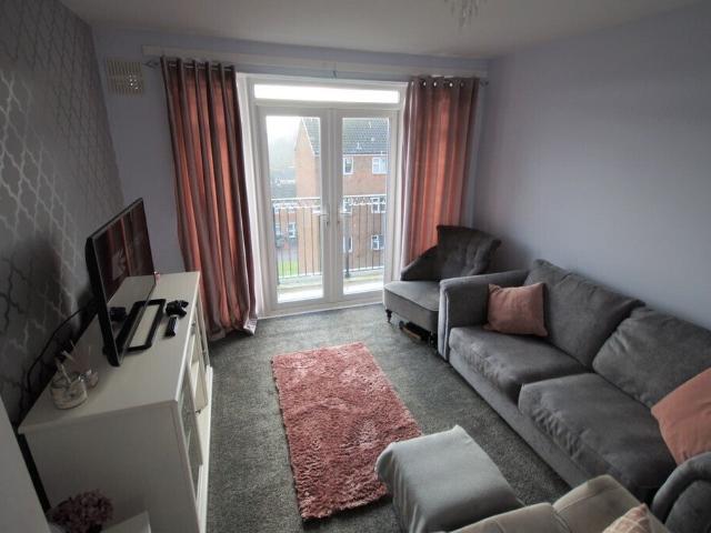 Flat for rent in Stoke Hill, West Midlands