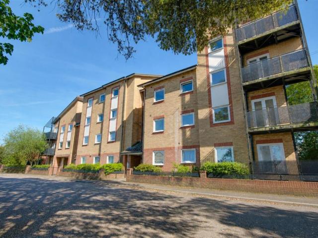 Flat for rent in Bitterne Manor, City Of Southampton