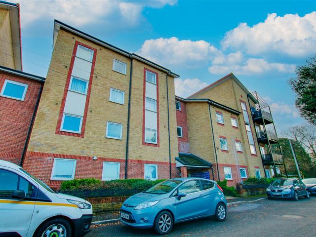 Flat for rent in Bitterne Manor, City Of Southampton