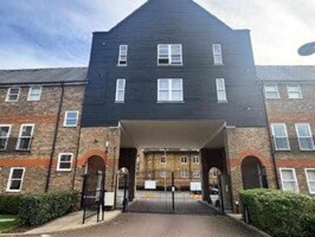 Flat for rent in Kings Hill, Colliers End