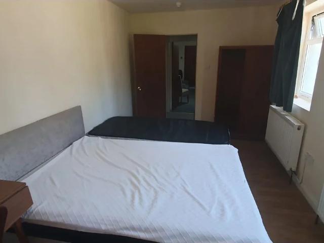 Flat for rent in London Borough of Hounslow, Greater London