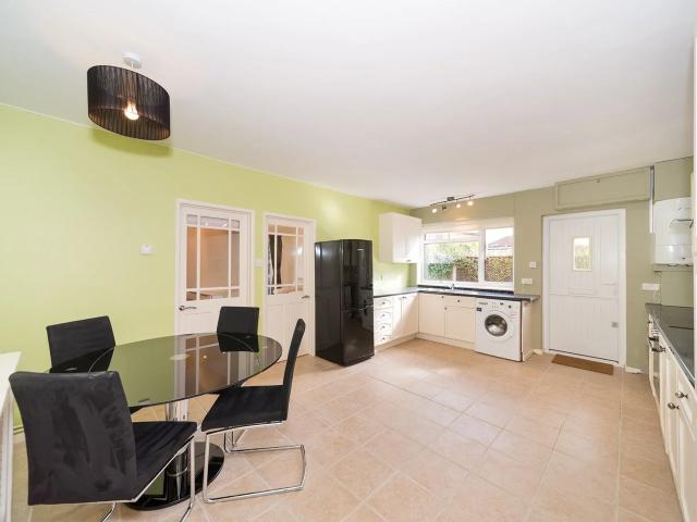 Flat for rent in Felthamhill, Spelthorne