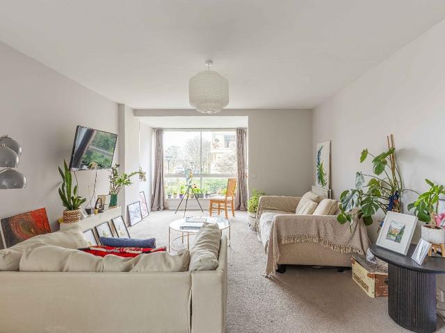 Flat for rent in Battersea, Greater London