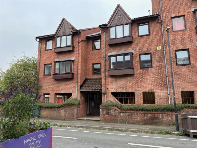 Flat for rent in Feckenham, City Of Bristol