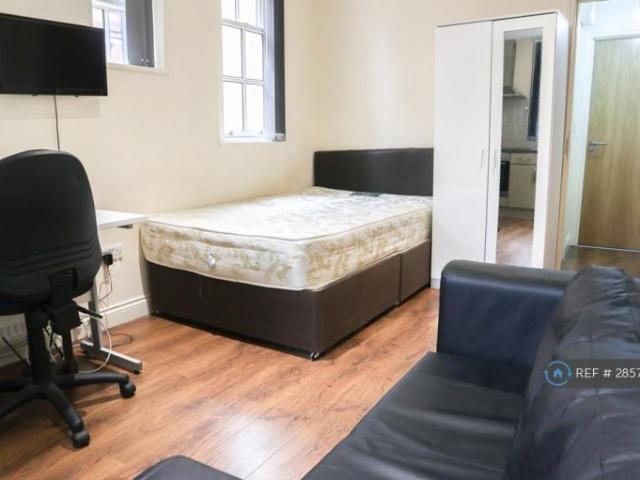 Flat for rent in Highfields, Old Wharf