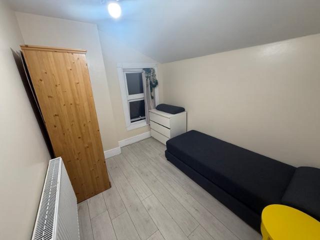 Flat for rent in Luton, Chatham