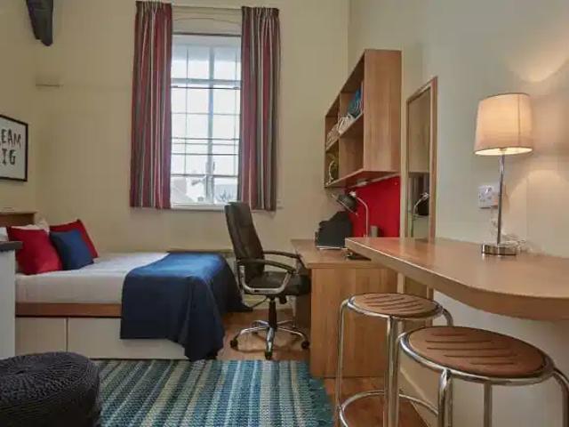 Room for rent in Northgate Village, Two Mills