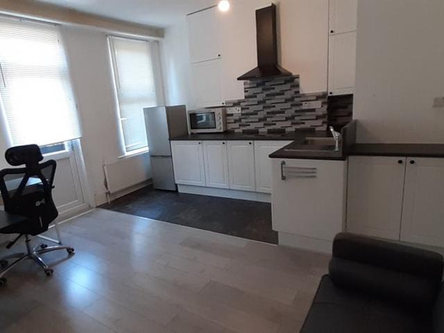 Flat for rent in Upper Edmonton, Edmonton