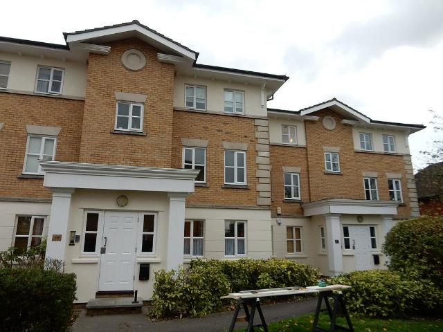 Flat for rent in Gidea Park, Greater London