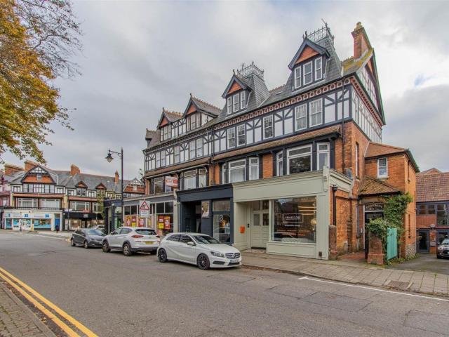 Flat for rent in Penarth Marina, Penarth