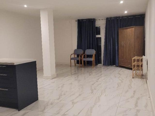 Flat for rent in Rodbourne, Swindon