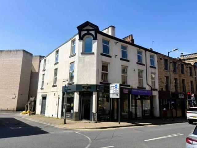 Flat for rent in Burnley Wood, Burnley
