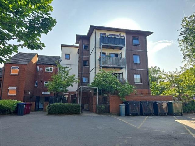 Flat for rent in Newtown, Reading