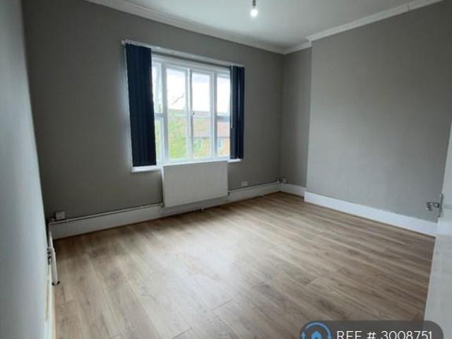 Flat for rent in West Hackney, Greater London